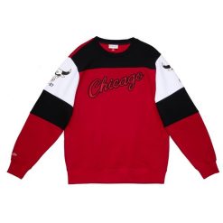 Bluza okrągły dekolt Chicago Bulls. Czerwone bluzy bez kaptura męskie Mitchell & Ness, m. Za 369.50 zł.