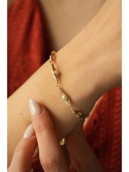 Pierres delicates Bransoletka w kolorze białym z perłami rozmiar: onesize. Białe bransoletki damskie Pierres delicates, z mosiądzu. Za 95.92 zł.