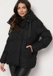 Czarna Kurtka Pikowana z Kapturem Vertigara. Czarne kurtki damskie Born2be, l, bez wzorów, z dzianiny, z kapturem. Za 159.99 zł.