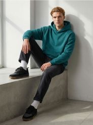 Bluza hoodie comfort z haftem - ciemny turkus. Bluzy bez kaptura męskie Sinsay, l. Za 59.99 zł.