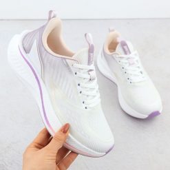 Półbuty sportowe damskie do biegania białe Big Star RR274A161. Białe półbuty damskie Big Star, bez wzorów, z tkaniny, retro, bez obcasa. Za 144.00 zł.