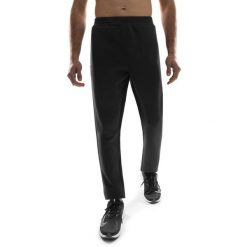 Męskie spodnie dresowe z prostą nogawką Fitness Siroko Transform. Czarne spodnie sportowe męskie SIROKO, z dresówki. Za 169.00 zł.