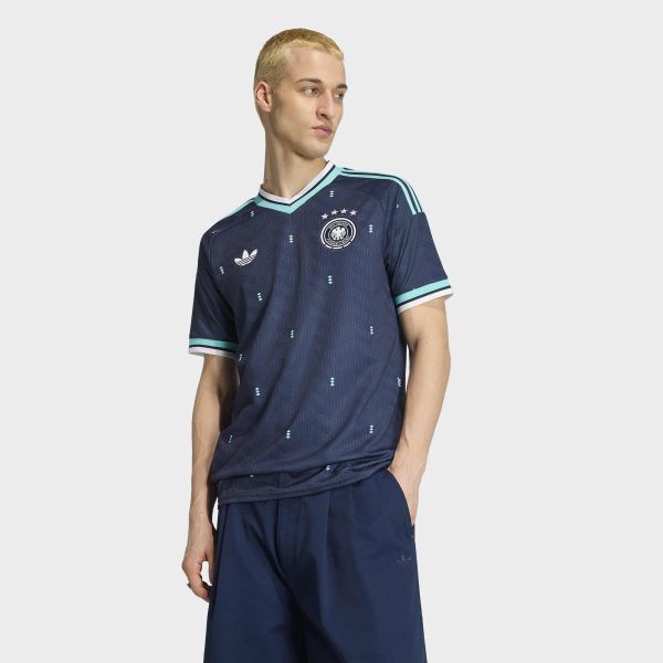 Koszulka wyjazdowa Niemcy 26. Niebieskie t-shirty sportowe męskie Adidas, l, z dzianiny, bez ramiączek, do piłki nożnej, climacool (adidas). Za 439.00 zł.