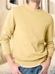 Sweter z okrągłym dekoltem - żółty. Żółte swetry męskie Sinsay, l, bez wzorów, bez kołnierzyka. Za 25.99 zł.
