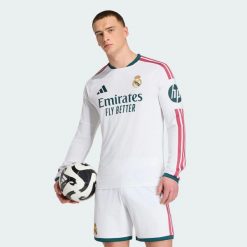 Koszulka podstawowa z długim rękawem Real Madryt 26/27 Authentic. Białe t-shirty sportowe męskie Adidas, s, z dzianiny, bez ramiączek, do piłki nożnej, climacool (adidas). Za 699.00 zł.