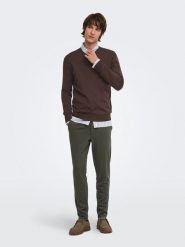 ONLY & SONS Sweter "Onswyler" w kolorze brązowym rozmiar: XL. Brązowe swetry męskie Only & Sons, xl, bez wzorów, bez kołnierzyka. Za 109.95 zł.