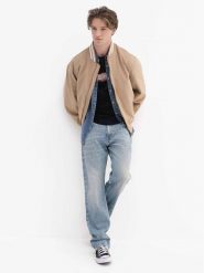 Guess Jeans Kurtka bomber M6RL0J WJ842 Beżowy Regular Fit. Brązowe kurtki męskie Guess Jeans, m, z aplikacjami, z jeansu, bez kaptura. Za 559.99 zł.