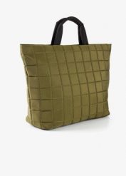 Torba typu shopper z pikowanego materiału. Zielone shopper bag damskie bonprix, bez wzorów, pikowane, bez dodatków. Za 124.99 zł.
