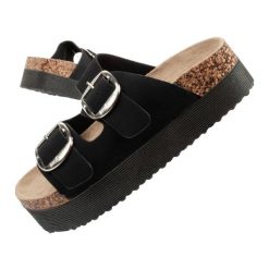 Klapki Lee Cooper LCW-25-35-3493L czarne. Czarne klapki damskie bez wzorów, z materiału, bez obcasa, na platformie. Za 212.19 zł.
