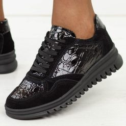 Czarne skórzane półbuty damskie Filippo Dp8103/26. Czarne półbuty damskie Filippo, bez wzorów, z jeansu, eleganckie, z okrągłym noskiem, bez obcasa, na płaskiej podeszwie. Za 259.00 zł.
