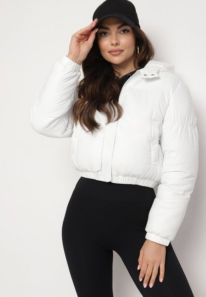 Biała Kurtka Pikowana o Krótkim Fasonie z Kapturem Tinthella. Białe kurtki damskie Born2be, l, z aplikacjami, z jeansu, z kapturem. Za 104.99 zł.