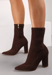 Brązowe Botki Helis. Brązowe botki damskie Renee, ze szpiczastym noskiem, za kostkę, bez obcasa, na obcasie, bez zapięcia. Za 139.99 zł.