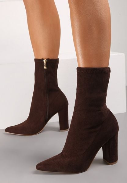 Brązowe Botki Helis. Brązowe botki damskie Renee, ze szpiczastym noskiem, za kostkę, bez obcasa, na obcasie, bez zapięcia. Za 139.99 zł.