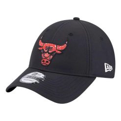 Męska Czapka Z Daszkiem 9Forty Chicago Bulls. Czarne czapki męskie New Era, z aplikacjami, z materiału. Za 196.99 zł.