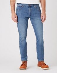 WRANGLER LARSTON MĘSKIE SPODNIE JEANSOWE DUSKY CLOUD W18SYJ38R 112145874. Spodnie materiałowe męskie Wrangler, bez wzorów, z jeansu. Za 229.99 zł.