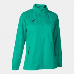 Kurtka do piłki nożnej damska Joma Montreal przeciwdeszczowa. Czarne kurtki damskie Joma, l, bez kaptura. Za 129.99 zł.