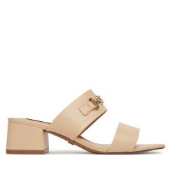 Klapki Nine West. Brązowe klapki damskie Nine West, bez wzorów, bez obcasa. Za 199.99 zł.