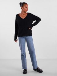 Pieces Sweter w kolorze czarnym rozmiar: XL. Czarne swetry klasyczne damskie Pieces, xl, z wełny, bez kołnierzyka. Za 74.63 zł.