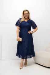 Granatowa sukienka Dorisse Koronka MIDI rozkloszowana koronkowa na podszewce PLUS SIZE XXL OVERSIZE WIOSNA. Niebieskie sukienki damskie Moda Size Plus Iwanek, na imprezę, na wiosnę, l, bez wzorów, z bawełny, eleganckie, bez kołnierzyka, plus size, bez ramiączek, midi, oversize. Za 359.90 zł.