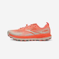 Buty do biegania w terenie damskie Brooks Cascadia 18. Brązowe obuwie do biegania damskie Brooks. Za 629.99 zł.