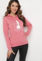 Różowa Bluza Dzianinowa z Kapturem i Nadrukiem Jubida. Czerwone bluzy z kapturem damskie Born2be, l, z dzianiny. Za 84.99 zł.