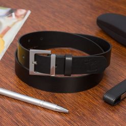 Skórzany pasek damski do spodni sukienki czarna skóra nat 3 cm Beltimore D66 : Kolory - czarny, Rozmiar pasków - r.90-105 cm. Czarne sukienki damskie bez wzorów, ze skóry, bez kołnierzyka, bez ramiączek. Za 54.90 zł.