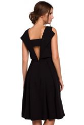 Elegancka rozkloszowana sukienka z dekoltem na plecach czarna. Czarne sukienki damskie Sukienki.shop, do pracy, xl, bez wzorów, biznesowe, bez kołnierzyka, bez ramiączek, midi, rozkloszowane. Za 339.00 zł.