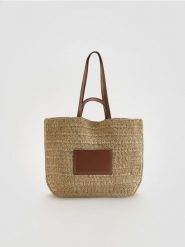 Pleciona torebka handmade - brązowy. Brązowe torebki klasyczne damskie Reserved, bez wzorów, bez dodatków. Za 149.99 zł.