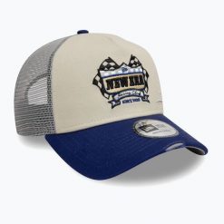 Czapka z daszkiem New Era NE Motorsport Trucker. Brązowe czapki męskie New Era, bez wzorów. Za 129.99 zł.