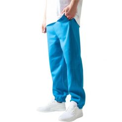 Spodnie Urban Classics basic. Fioletowe szorty męskie Urban Classics, bez wzorów. Za 191.00 zł.