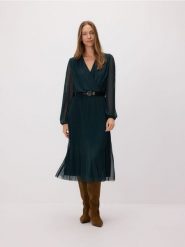 Plisowana sukienka z paskiem - morski. Zielone sukienki damskie Reserved, l, bez wzorów, z dzianiny, klasyczne, bez kołnierzyka, bez ramiączek, maxi. Za 139.99 zł.