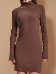 Sukienka z golfem - brązowy. Brązowe sukienki damskie Sinsay, l, bez wzorów, bez kołnierzyka, bez ramiączek. Za 35.99 zł.
