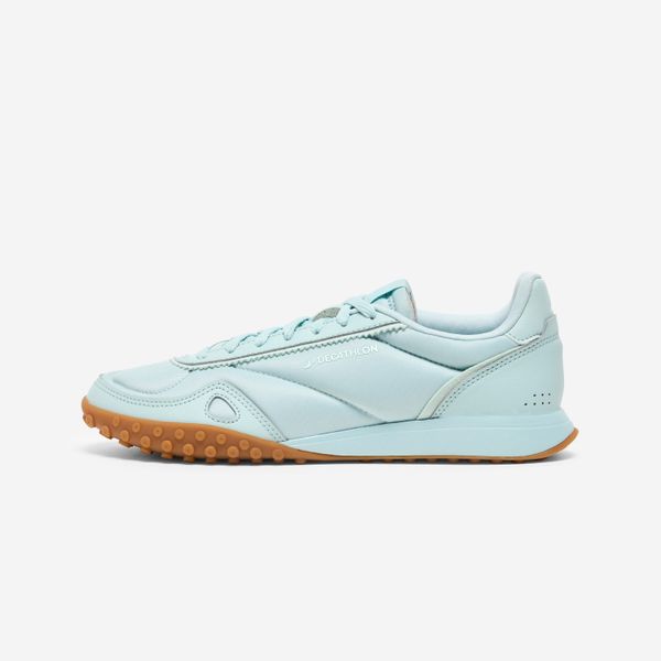 Buty sportowe damskie Decathlon RL70. Białe buty sportowe na co dzień damskie Decathlon, bez wzorów, trekkingowe. Za 119.99 zł.