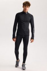 Męska bielizna szybkoschnąca biegowa Rough Radical Pro Extreme Run Men. Czarna bielizna termoaktywna męska ROUGH RADICAL, l, bez wzorów, z dzianiny. Za 199.99 zł.