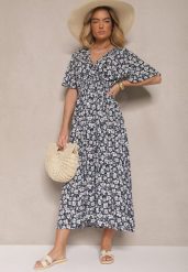 Granatowa Sukienka Rozkloszowana o Kopertowym Kroju w Kwiatowy Print Borriz. Niebieskie sukienki damskie Renee, na co dzień, na wiosnę, l, bez wzorów, eleganckie, bez kołnierzyka, bez ramiączek, maxi, kopertowe. W wyprzedaży za 52.49 zł.
