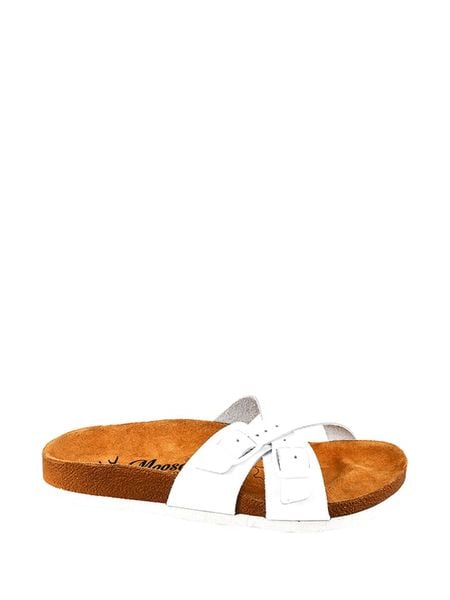 Moosefield Skórzane klapki w kolorze białym rozmiar: 39. Białe klapki damskie Moosefield, bez wzorów, ze skóry, bez obcasa. Za 157.73 zł.