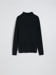 Sweter z golfem - czarny. Czarne swetry męskie Reserved, l, bez wzorów, z dzianiny, bez kołnierzyka. W wyprzedaży za 79.99 zł.