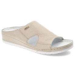 Beżowe Klapki Armodo Wygodne Obuwie Damskie. Brązowe klapki damskie Armodo, bez wzorów, ze skóry, bez obcasa. Za 242.99 zł.
