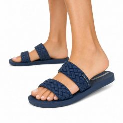 Klapki damskie Ipanema 83243 RENDA II FEM. Niebieskie klapki damskie Ipanema, bez wzorów, z materiału, bez obcasa. Za 59.00 zł.