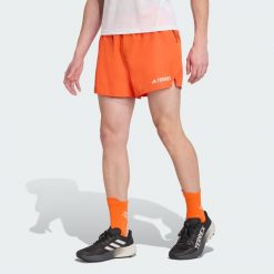 Szorty Terrex Multi Light. Brązowe szorty męskie Adidas, bez wzorów, sportowe. W wyprzedaży za 168.35 zł.