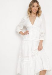 Biała Rozkloszowana Sukienka z Bawełny Zapinana na Guziki z Ażurowymi Taśmami Lacinda. Białe sukienki damskie Born2be, na lato, m, w ażurowe wzory, z bawełny, bez kołnierzyka, bez ramiączek, midi, rozkloszowane. W wyprzedaży za 207.99 zł.