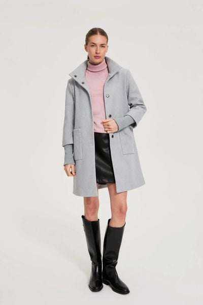 Płaszcz z kołnierzem szary. Szare płaszcze damskie MOODO, l, bez wzorów, z poliesteru. Za 279.99 zł.