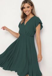 Ciemnozielona Plisowana Sukienka z Kopertowym Dekoltem i Gumką w Talii Waretta. Zielone sukienki damskie Born2be, na co dzień, m, bez wzorów, eleganckie, bez kołnierzyka, bez ramiączek, midi, kopertowe. W wyprzedaży za 51.99 zł.