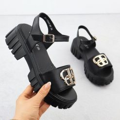 Skórzane sandały damskie na klocku czarne Vinceza 79541. Czarne sandały damskie VINCEZA, bez wzorów, ze skóry, bez obcasa. Za 125.99 zł.