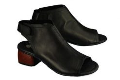 RIEKER REMONTE R8770-01 black, sandały damskie. Czarne sandały damskie Rieker Remonte, bez wzorów, ze skóry, bez obcasa, na obcasie. Za 265.93 zł.