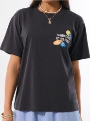 Bawełniana koszulka z nadrukiem wakacyjnym - szary. Szare t-shirty damskie Sinsay, l, bez wzorów, z bawełny, bez kołnierzyka. Za 25.99 zł.