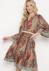 Pomarańczowa Sukienka we Wzór Paisley o Rozkloszowanym Kroju z Falbankami Viburnia. Brązowe sukienki damskie Born2be, na co dzień, l, bez wzorów, z tkaniny, eleganckie, bez kołnierzyka, bez ramiączek, midi, proste. W wyprzedaży za 71.99 zł.