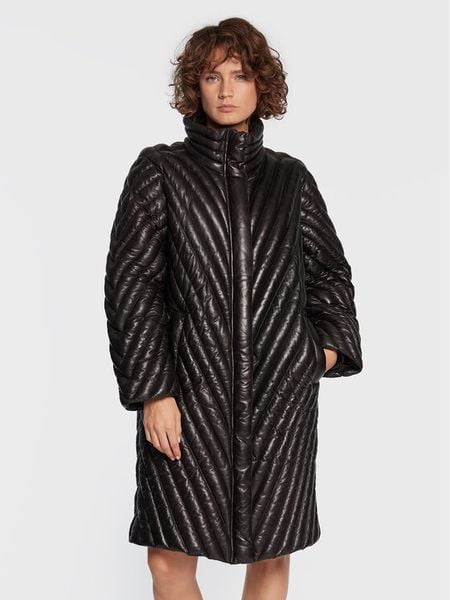 Gestuz Kurtka skórzana Rosella 10906522 Czarny Relaxed Fit. Czarne kurtki damskie Gestuz, bez wzorów, ze skóry, bez kaptura. Za 3,079.00 zł.