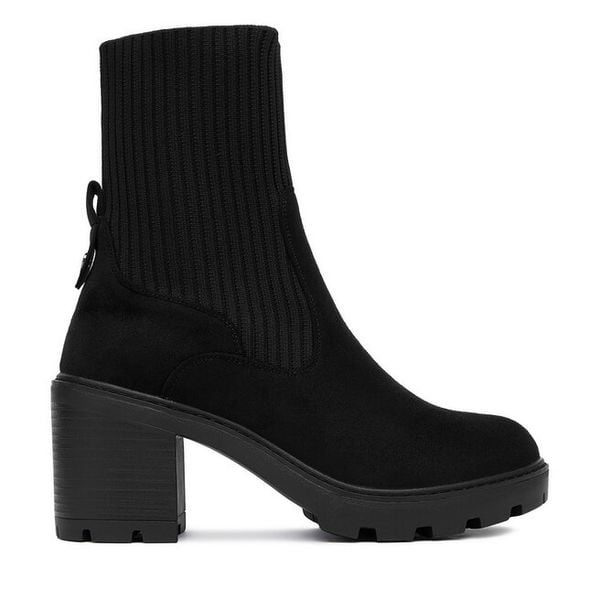 Botki DeeZee. Czarne botki damskie DeeZee, bez obcasa, na słupku, bez zapięcia. Za 139.99 zł.