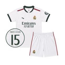 Güler Real Madrid Strój Domowy 26/27. Białe szorty męskie Real Madrid, bez wzorów, z materiału, młodzieżowe. Za 294.99 zł.